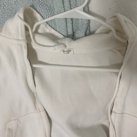 Brandy Melville sweater - Picture 4 of 5